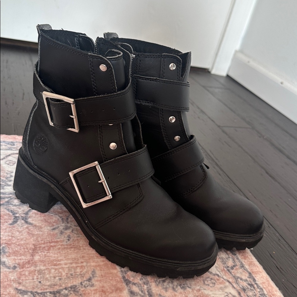 Timberland moto lux 
Black Buckle Ankle Boots